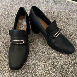JONES NEW YORK // Women's black Gallie Block Heeled Loafers